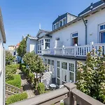 Strandstrasse 16 15 *